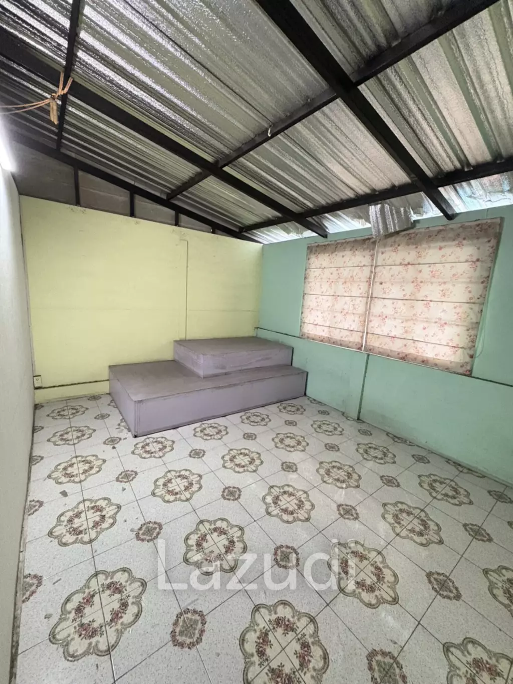 3 Bed 4 Bath 273 SQ.M. Building In Thepprasit