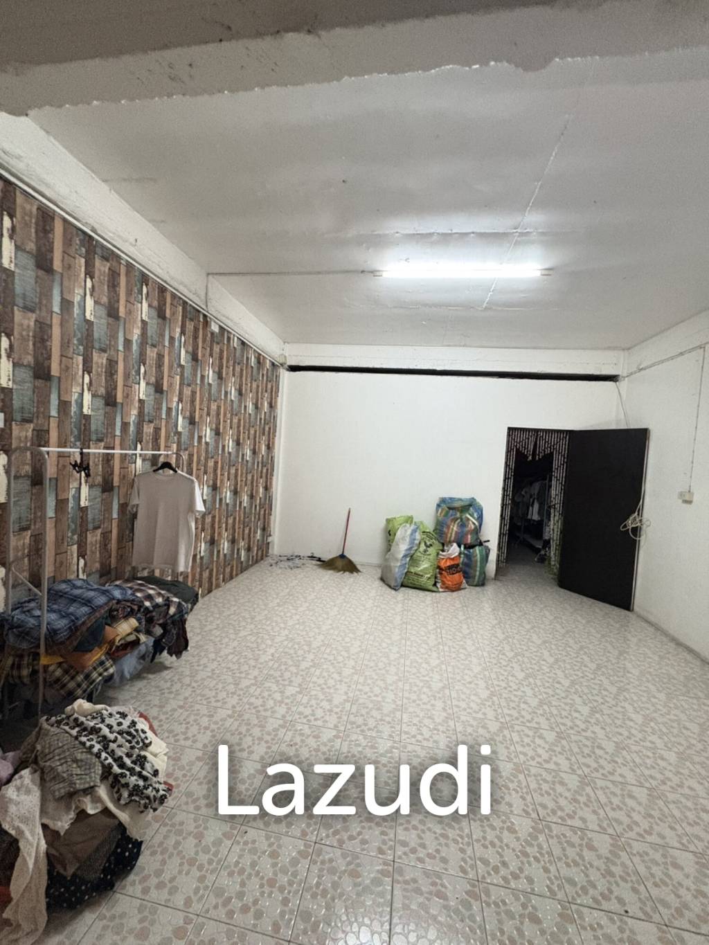 3 Bed 4 Bath 273 SQ.M. Building In Thepprasit