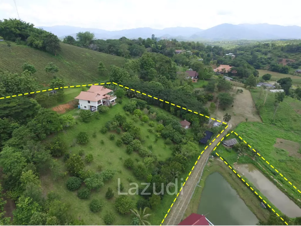 2 Bedrooms House on a Hillside with Mountain views.