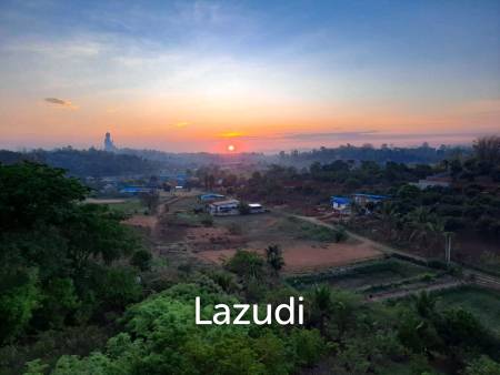 2 Bedrooms House on a Hillside with Mountain views.