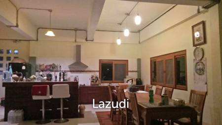 2 Bedrooms House on a Hillside with Mountain views.