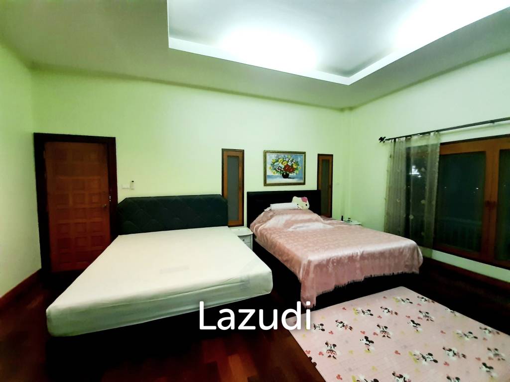 2 Bedrooms House on a Hillside with Mountain views.