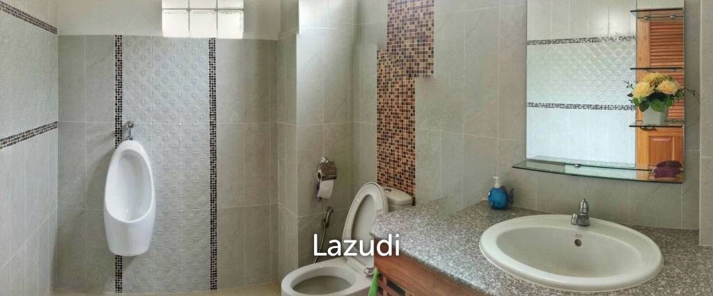 2 Bedrooms House on a Hillside with Mountain views.