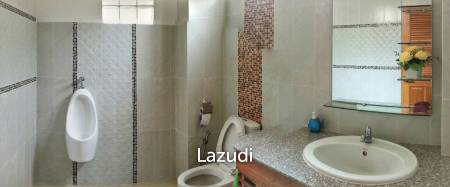 2 Bedrooms House on a Hillside with Mountain views.