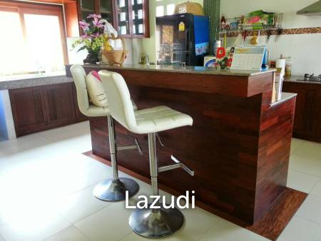 2 Bedrooms House on a Hillside with Mountain views.