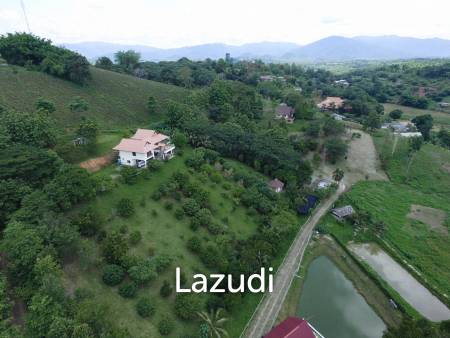 2 Bedrooms House on a Hillside with Mountain views.