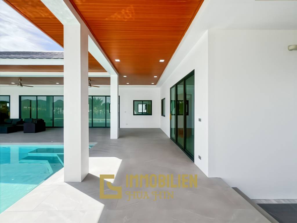 12 Meter Infinitypool / 4 Schlafzimmer / 800 qm Grundstück