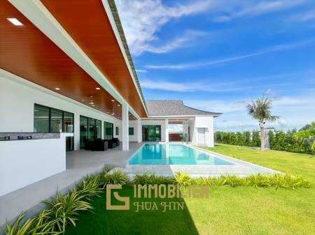 12 Meter Infinitypool / 4 Schlafzimmer / 800 qm Grundstück