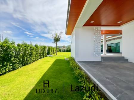 Piscine à débordement de 12 mètres / 4 chambres / terrain de 800 m²