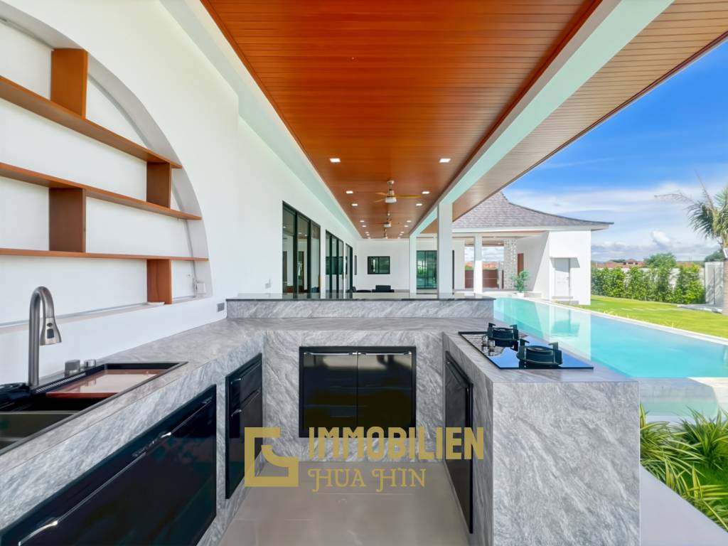 12 Meter Infinitypool / 4 Schlafzimmer / 800 qm Grundstück