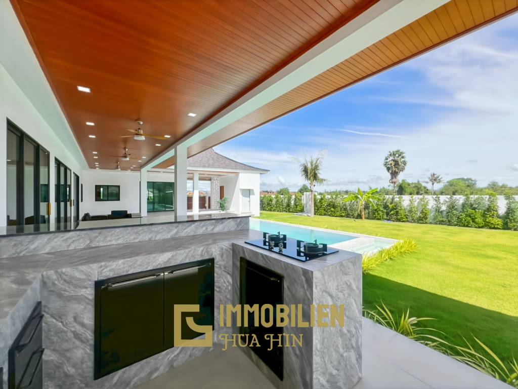 12 Meter Infinitypool / 4 Schlafzimmer / 800 qm Grundstück