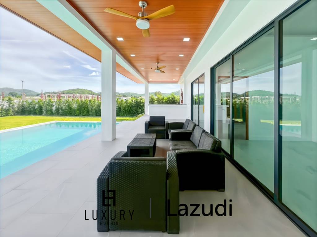 Piscine à débordement de 12 mètres / 4 chambres / terrain de 800 m²