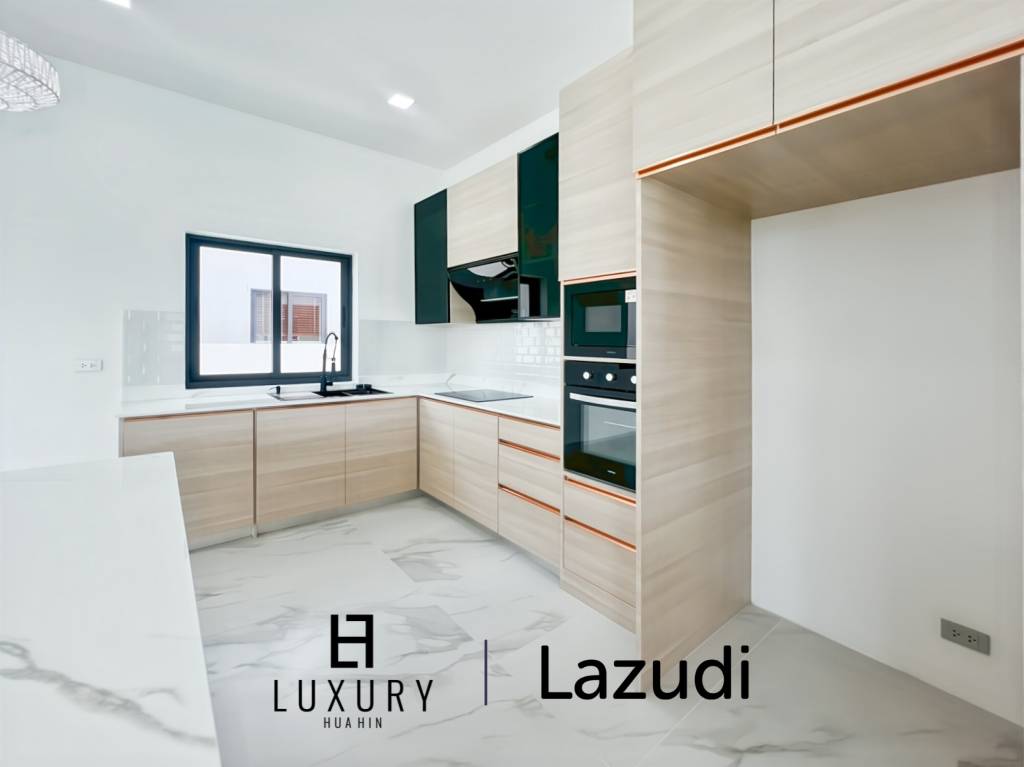 Piscine à débordement de 12 mètres / 4 chambres / terrain de 800 m²