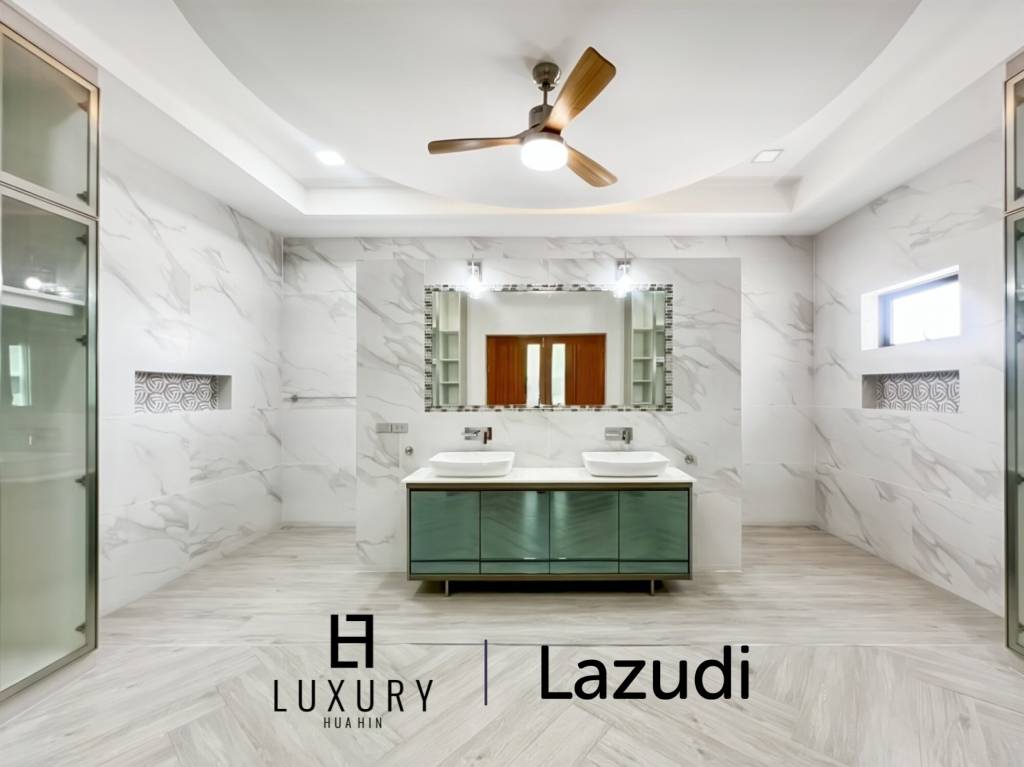 Piscine à débordement de 12 mètres / 4 chambres / terrain de 800 m²