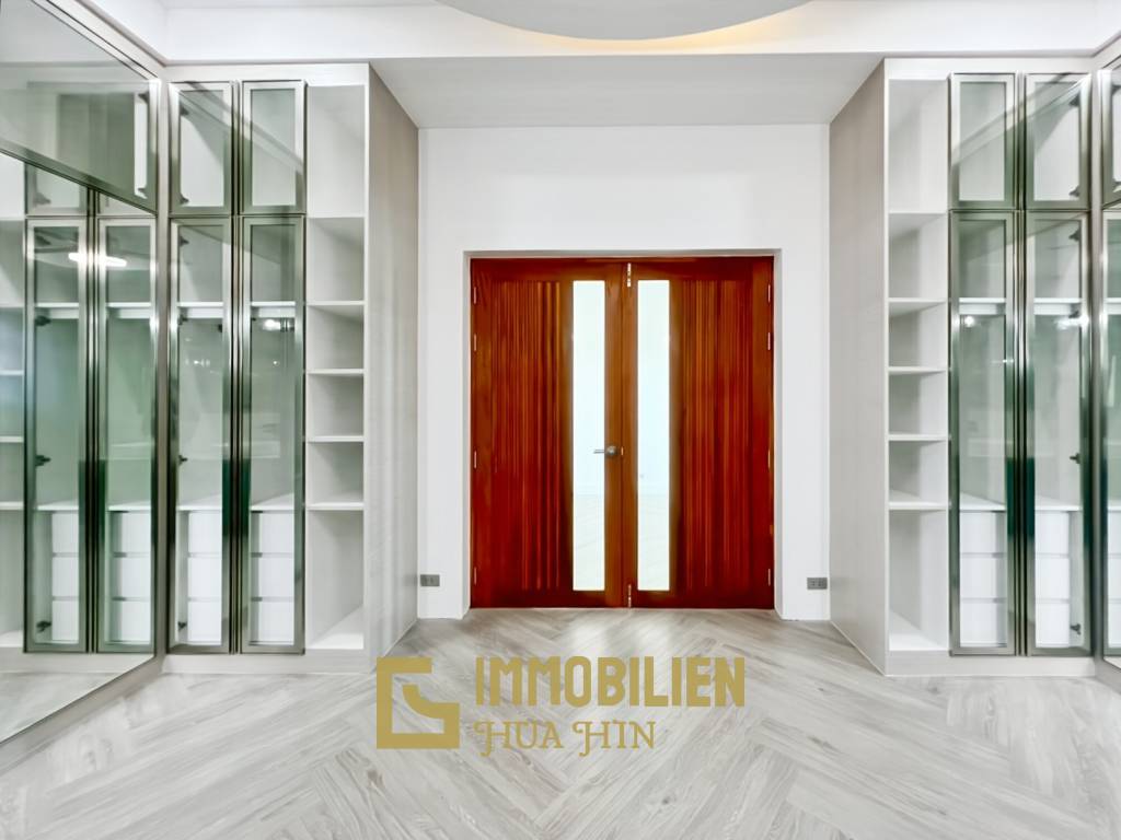 12 Meter Infinitypool / 4 Schlafzimmer / 800 qm Grundstück