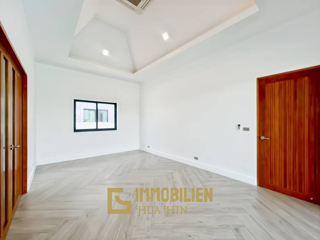 12 Meter Infinitypool / 4 Schlafzimmer / 800 qm Grundstück