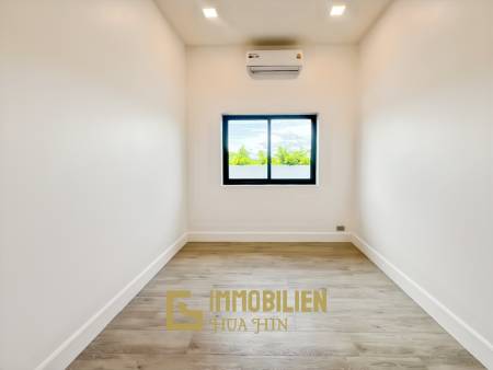 12 Meter Infinitypool / 4 Schlafzimmer / 800 qm Grundstück