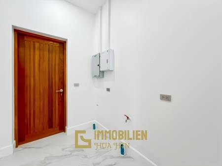 12 Meter Infinitypool / 4 Schlafzimmer / 800 qm Grundstück