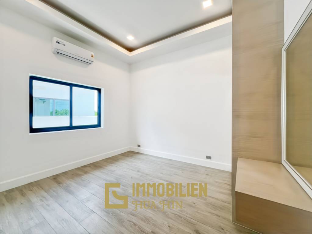 12 Meter Infinitypool / 4 Schlafzimmer / 800 qm Grundstück