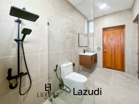 Piscine à débordement de 12 mètres / 4 chambres / terrain de 800 m²