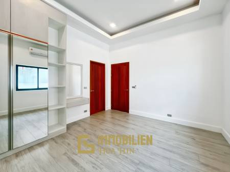 12 Meter Infinitypool / 4 Schlafzimmer / 800 qm Grundstück