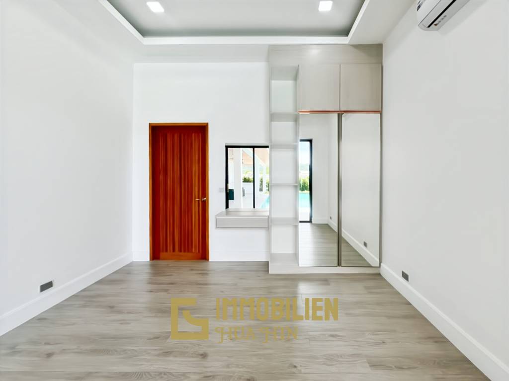 12 Meter Infinitypool / 4 Schlafzimmer / 800 qm Grundstück