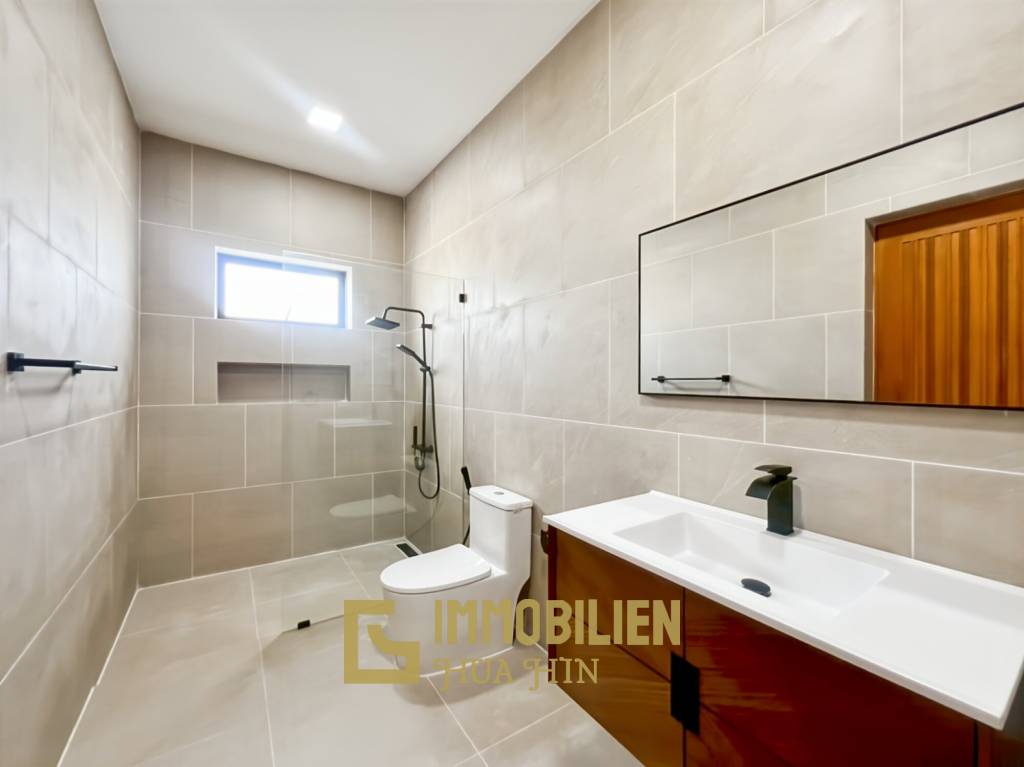 12 Meter Infinitypool / 4 Schlafzimmer / 800 qm Grundstück