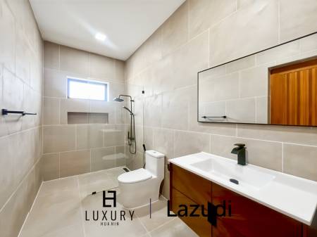 Piscine à débordement de 12 mètres / 4 chambres / terrain de 800 m²