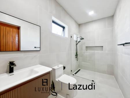 Piscine à débordement de 12 mètres / 4 chambres / terrain de 800 m²