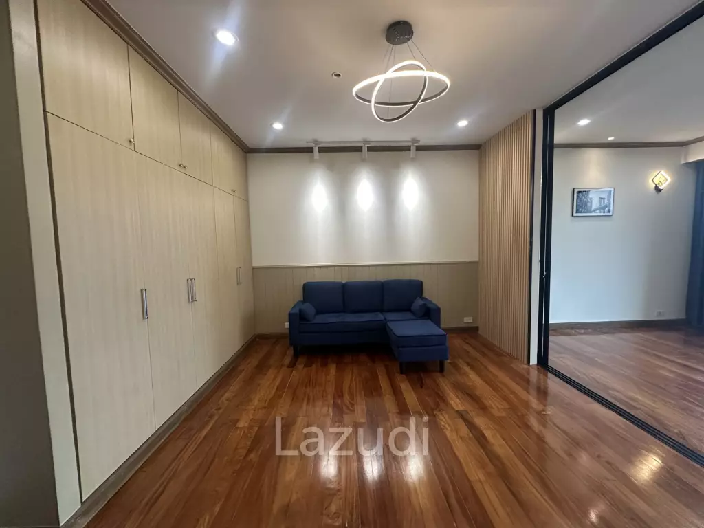 1 Bedroom 1 bathroom Condo 65 sqm. at Baan Chaopraya