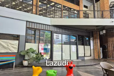 Rama 4 Restaurant Space | 93sqm Facing Main Road in Busy Community Mall