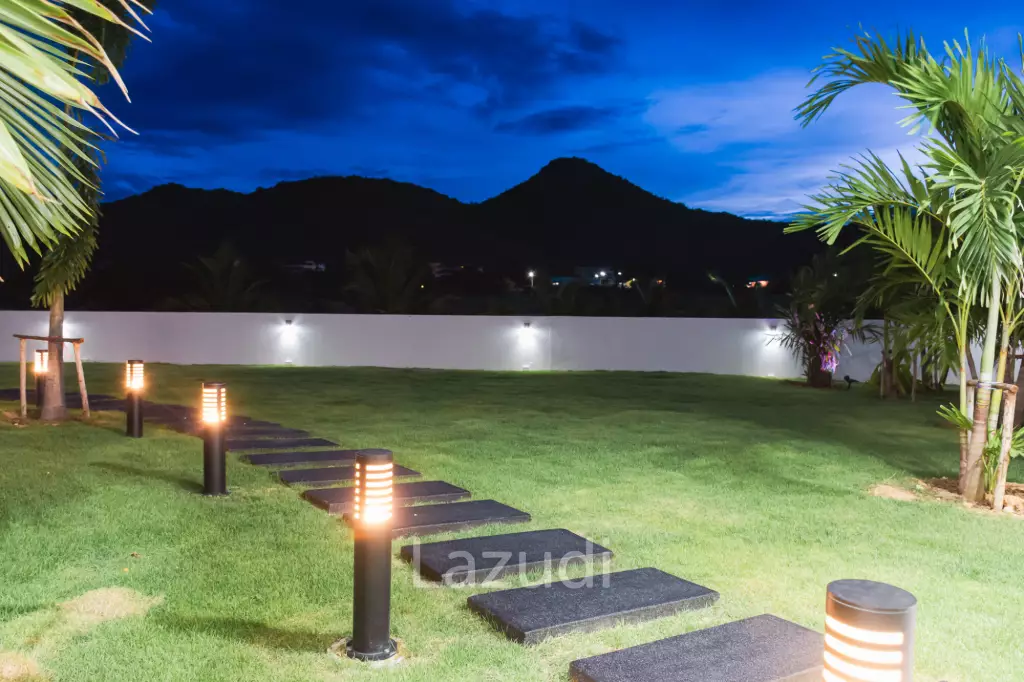 Modern Luxury  3 Bed Pool Villa in 1 Rai land