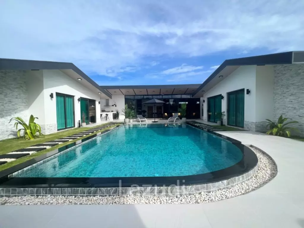 Modern Luxury  3 Bed Pool Villa in 1 Rai land