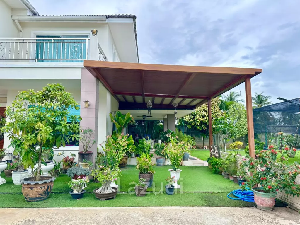 580 sqm modern villa with vast gardens in Hua Hin