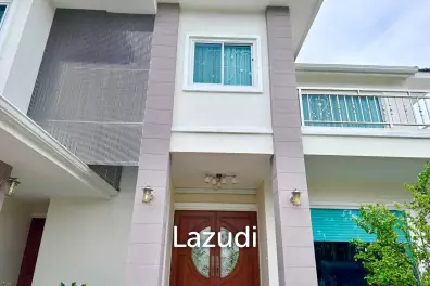 580 sqm modern villa with vast gardens in Hua Hin