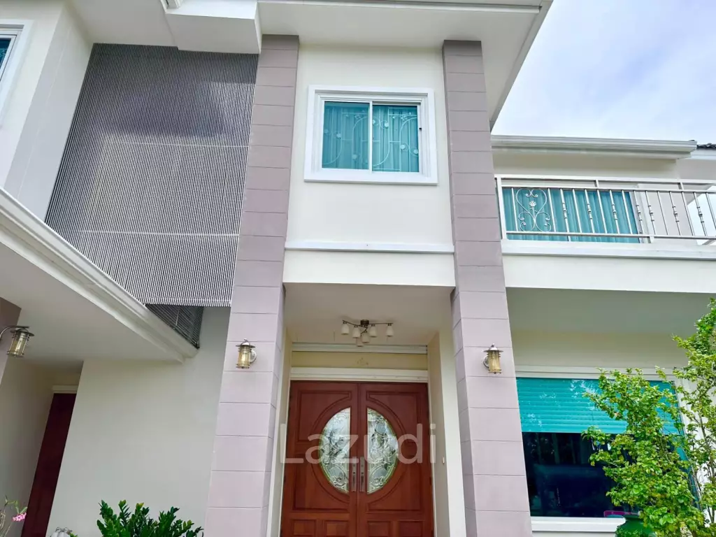 580 sqm modern villa with vast gardens in Hua Hin