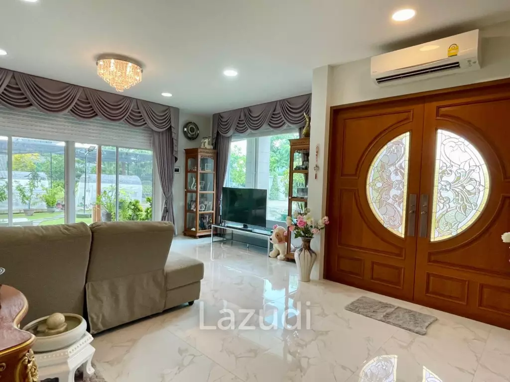 580 sqm modern villa with vast gardens in Hua Hin