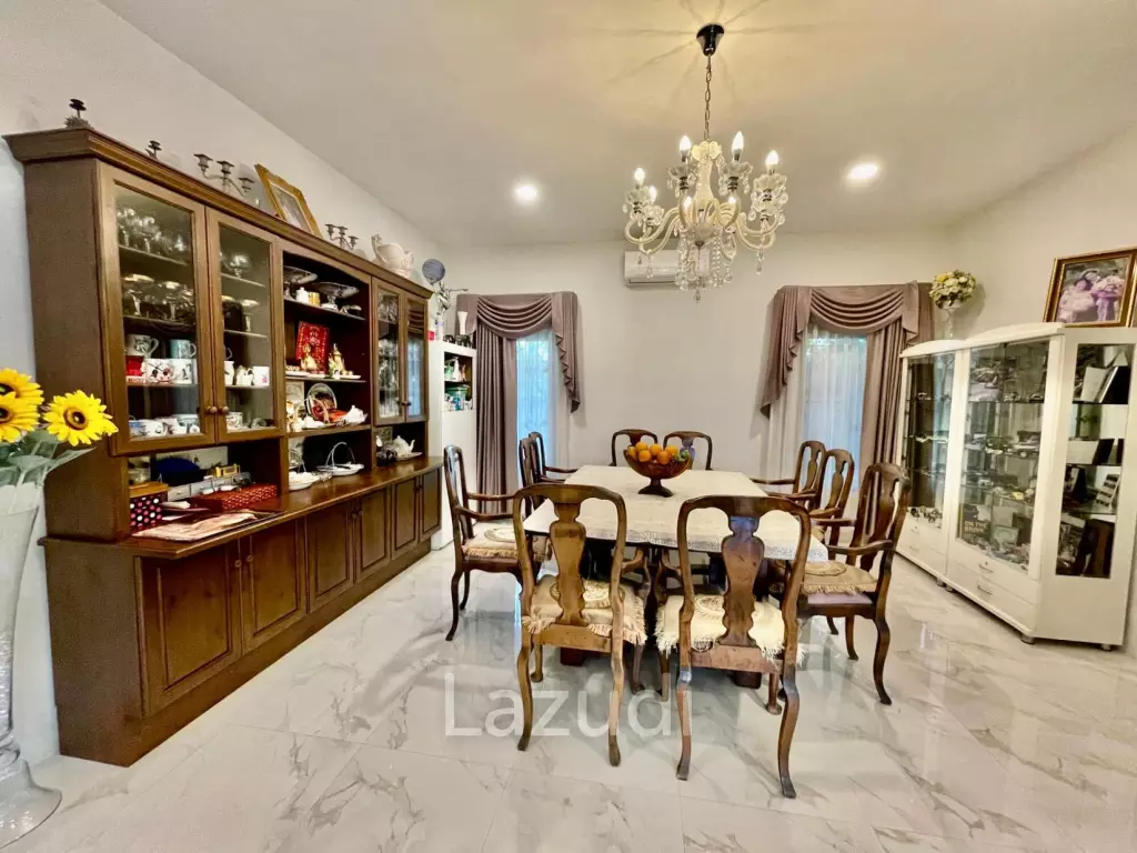 580 sqm modern villa with vast gardens in Hua Hin