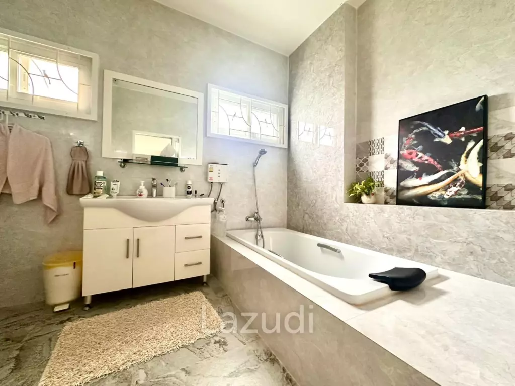 580 sqm modern villa with vast gardens in Hua Hin
