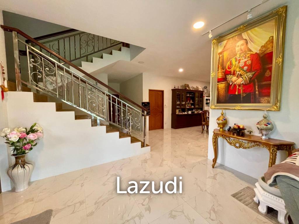 580 sqm modern villa with vast gardens in Hua Hin