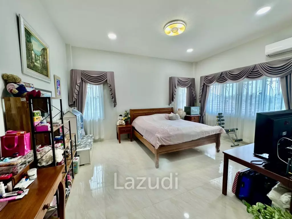580 sqm modern villa with vast gardens in Hua Hin