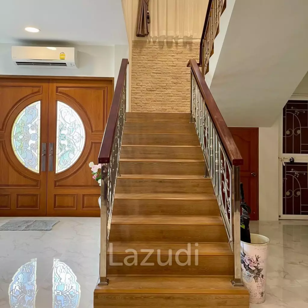 580 sqm modern villa with vast gardens in Hua Hin