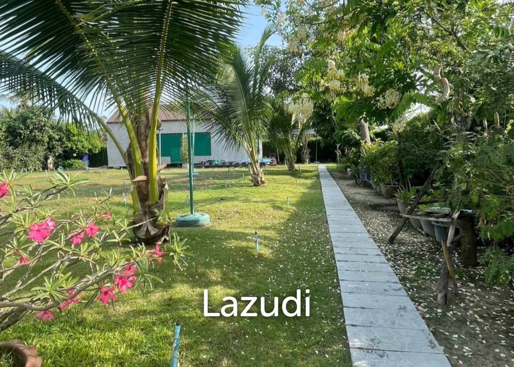 580 sqm modern villa with vast gardens in Hua Hin