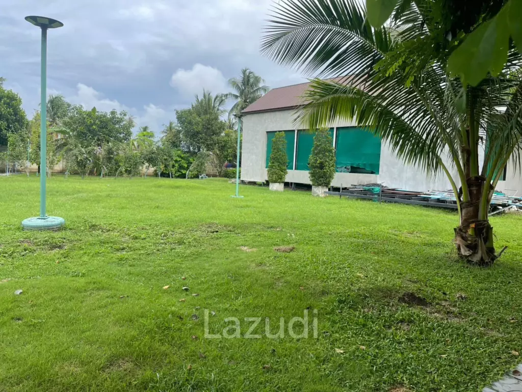 580 sqm modern villa with vast gardens in Hua Hin