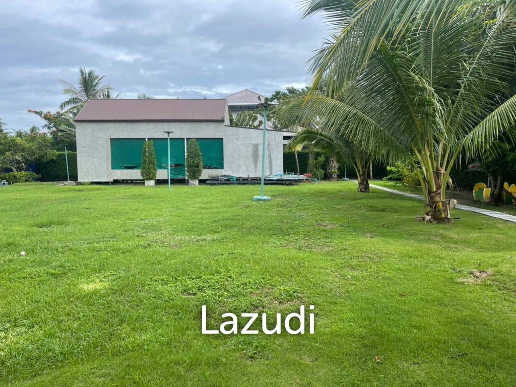 580 sqm modern villa with vast gardens in Hua Hin