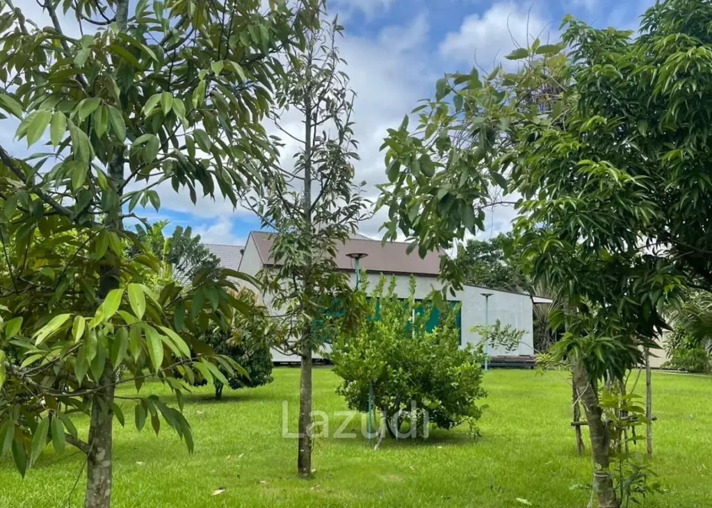 580 sqm modern villa with vast gardens in Hua Hin