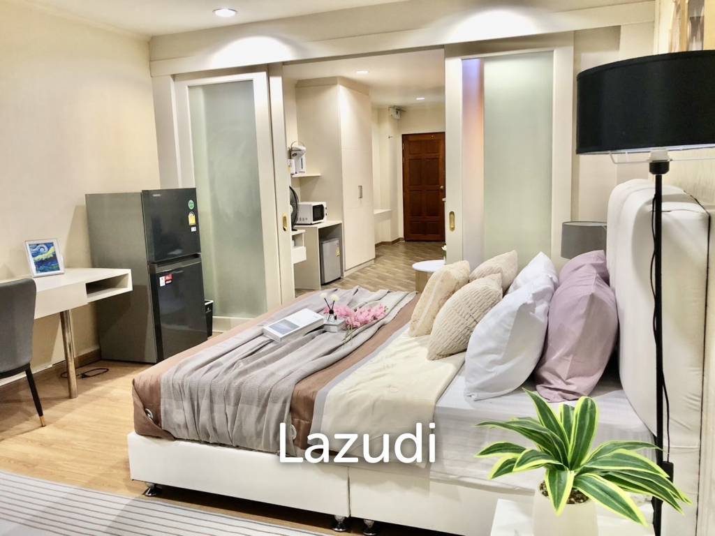 Spacious 1-Bedroom Condo in Baan Klang Hua Hin