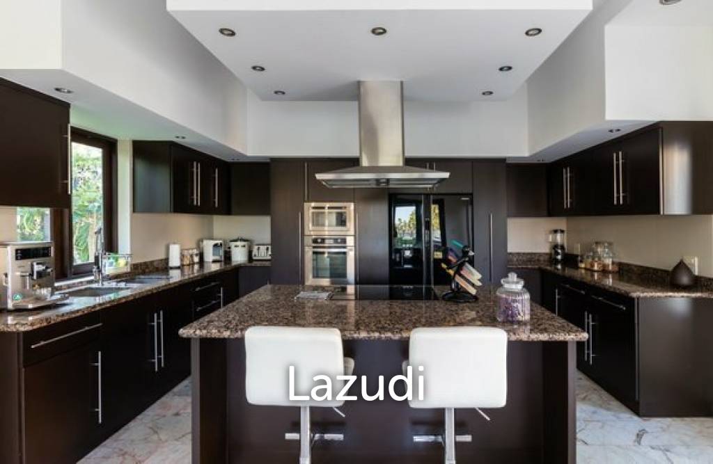 2,400 Sqm 4 Bed 5 Bath Villa For Sale