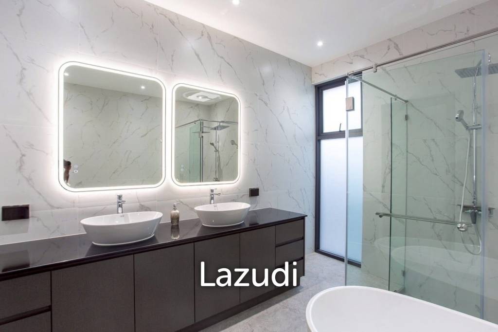 THE PINE VILLA : Luxury 4 bed pool villa close to town and beaches