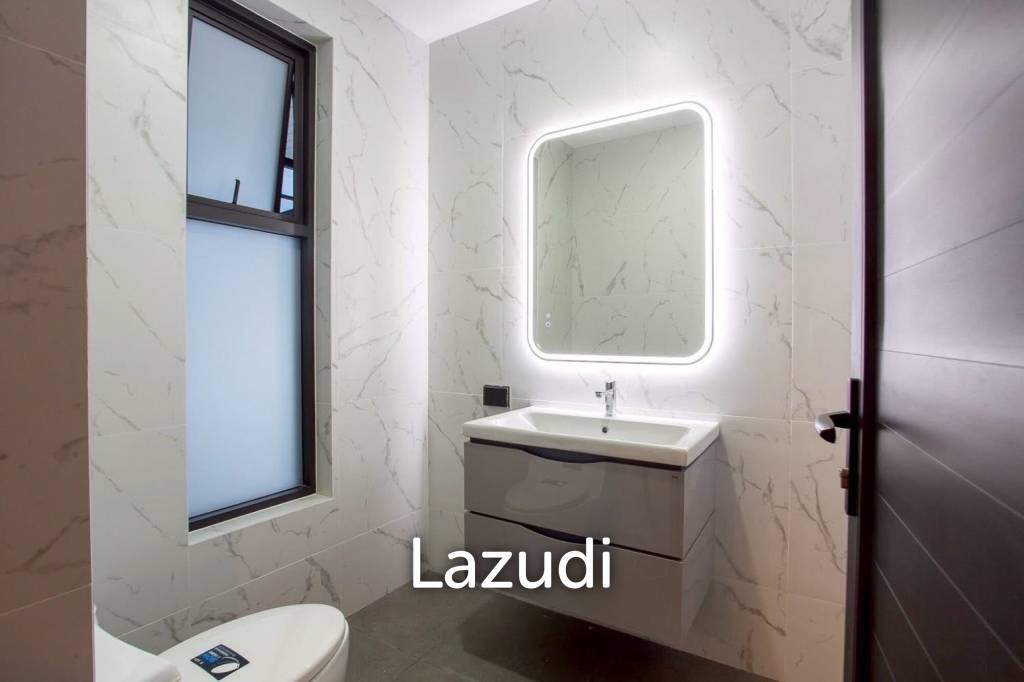 THE PINE VILLA : Luxury 4 bed pool villa close to town and beaches